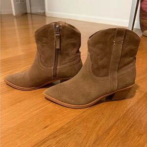 Dolce Vita Solow western Ankle Boots